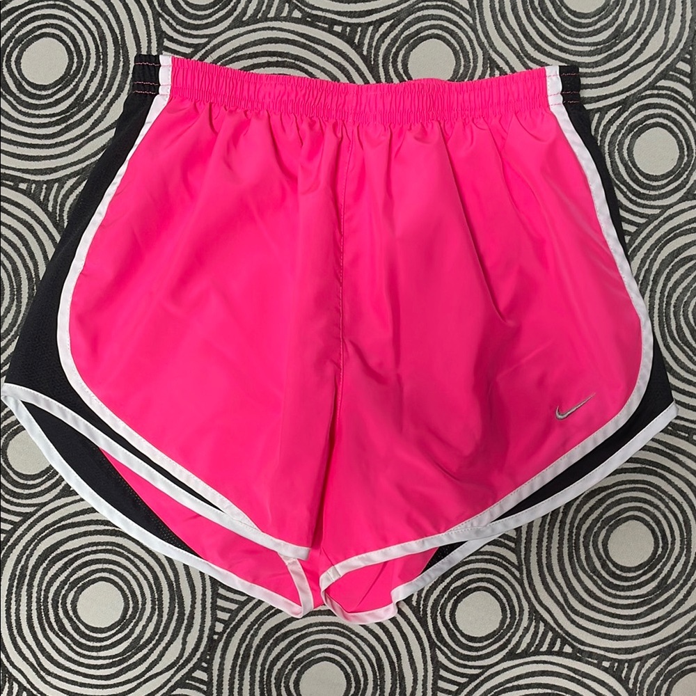 NWOT!! NIKE Women's TEMPO Pink & Black Lined Running Shorts